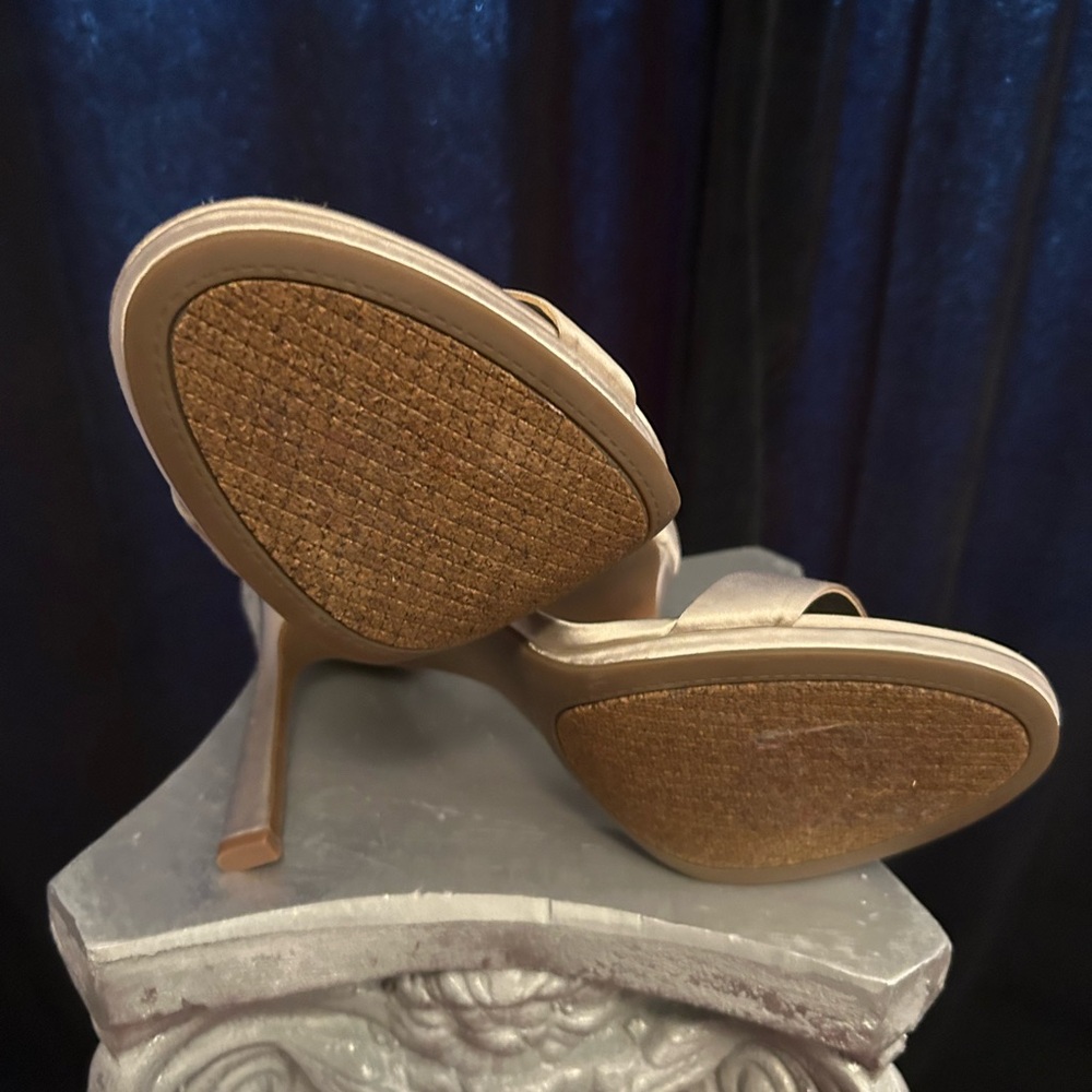 Jessica Simpson Women's Beige Heeled Sandals - Picture 3 of 3